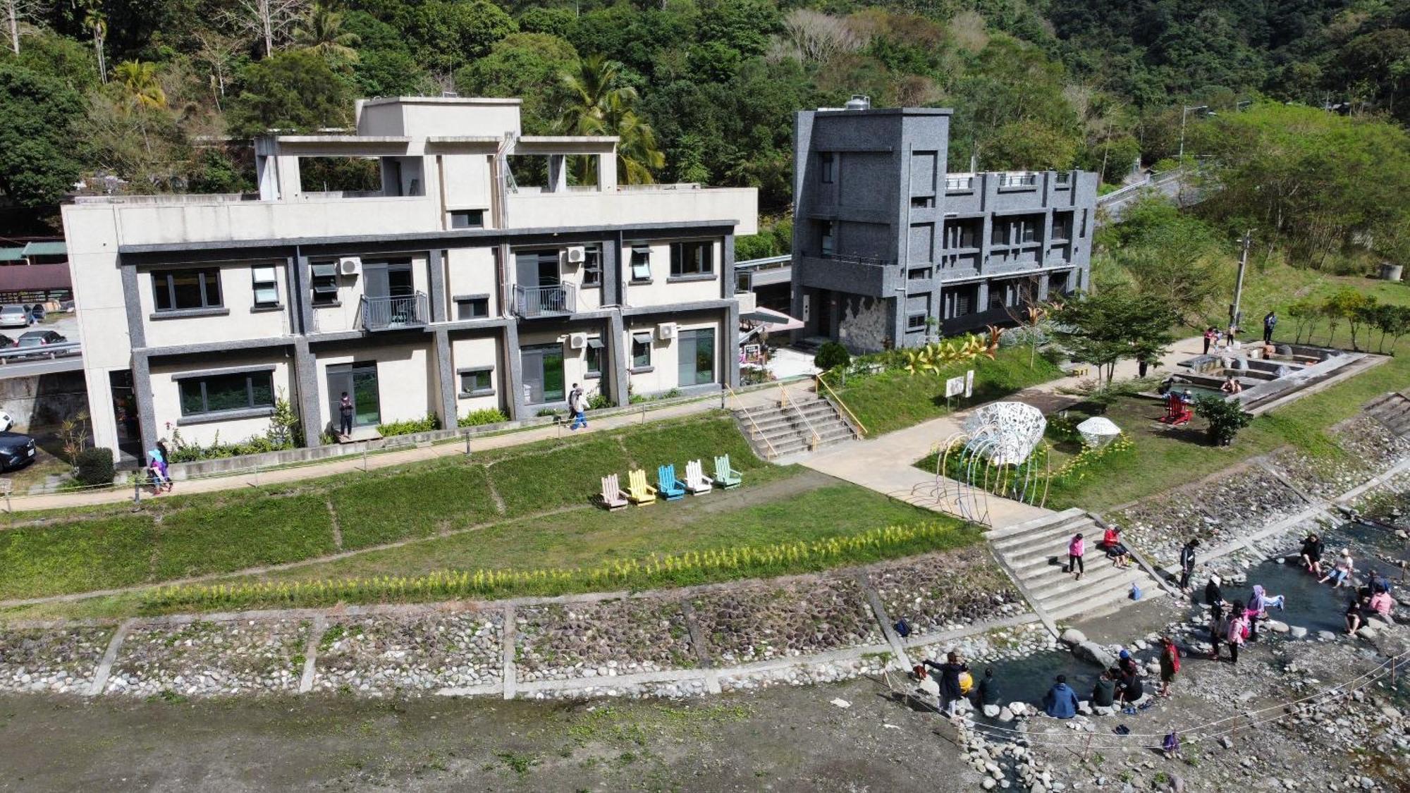 Antong Creekside Hot Spring Apartment Yuli Exterior photo